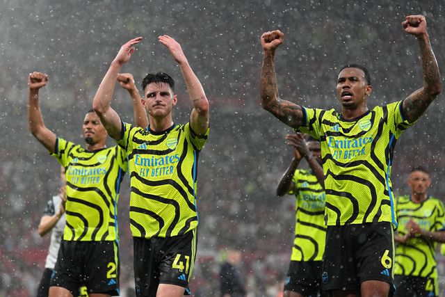 Arsenal vence e leva luta do título até à última jornada