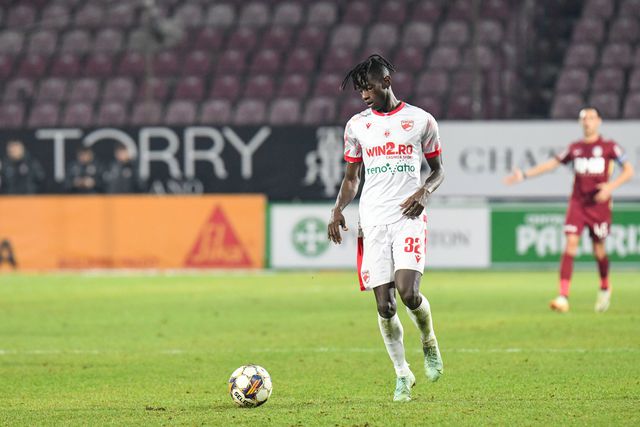 Incrível: Edgar Ié suspeito de pôr irmão gémeo a jogar no seu lugar