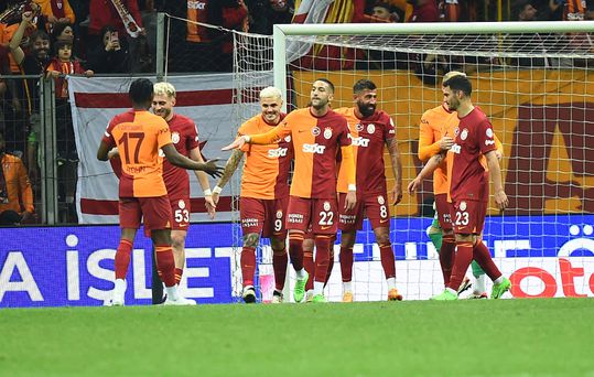 Liga Turca: Galatasaray e Fenerbahçe vencem e título pode ser decidido no dérbi