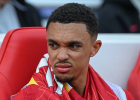 Assobios a Alexander-Arnold dividem Liverpool: «Foram longe demais»