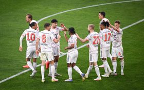 Estrelas do Bayern festejam (mesmo) título em Ibiza
