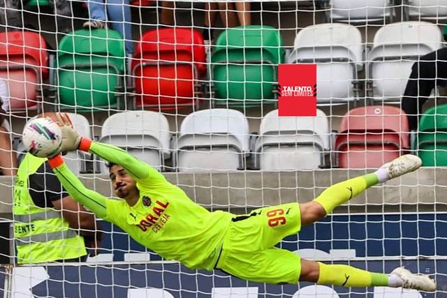 Gonçalo Tabuaço tem voado entre os postes da baliza do emblema madeirense (Foto: Marítimo)