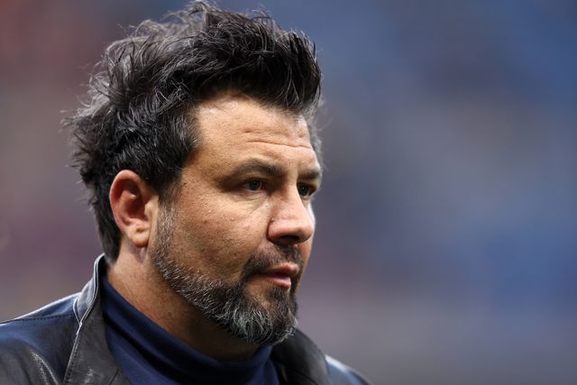 Jogou contra Figo, esteve às portas da morte e afirmou que foi «salvo» pelo Budismo