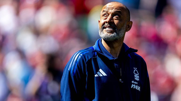 Gary Neville aconselha Nuno Espírito Santo a pedir a demissão