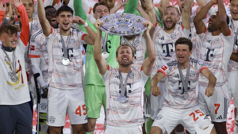 Lendas do Bayern criticam festa do título dos jogadores em Ibiza