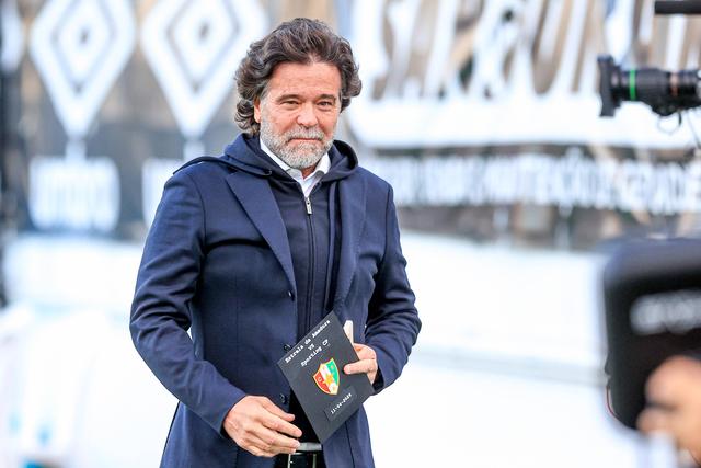 Paulo Lopo, presidente da SAD do Estrela da Amadora, foi dar moral ao plantel antes do jogo decisivo, com o SC Braga