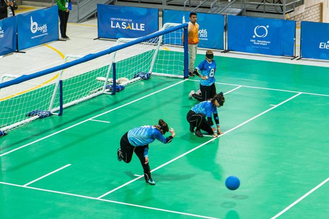 Jogador do Sporting agarra árbitro pelo pescoço em jogo de goalball