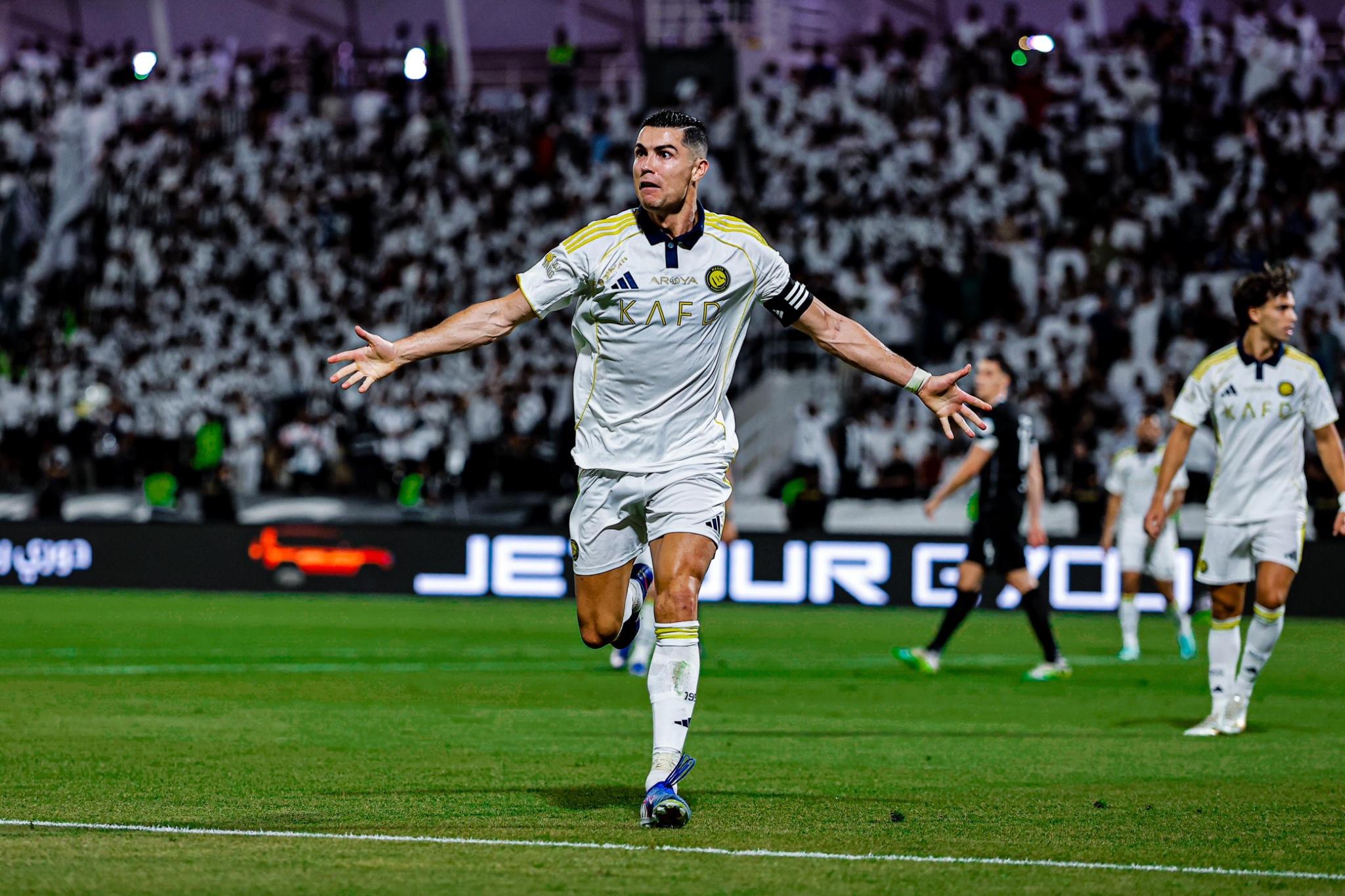 Cristiano Ronaldo procura conquistou o primeiro título de campeão da Arábia Saudita - FOTO: Al Nassr/Twitter