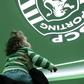 Uma pequena leoa a contemplar a casa do leão - Foto: Sporting CP