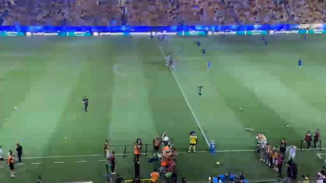 Ambiente quentinho para o jogo do título entre Al Nassr e Al Hilal