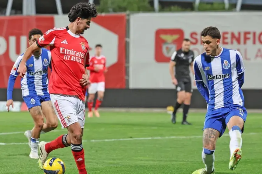 Lado B do clássico entre Benfica e FC Porto com honras de abertura da 34.ª e última jornada da Liga 2