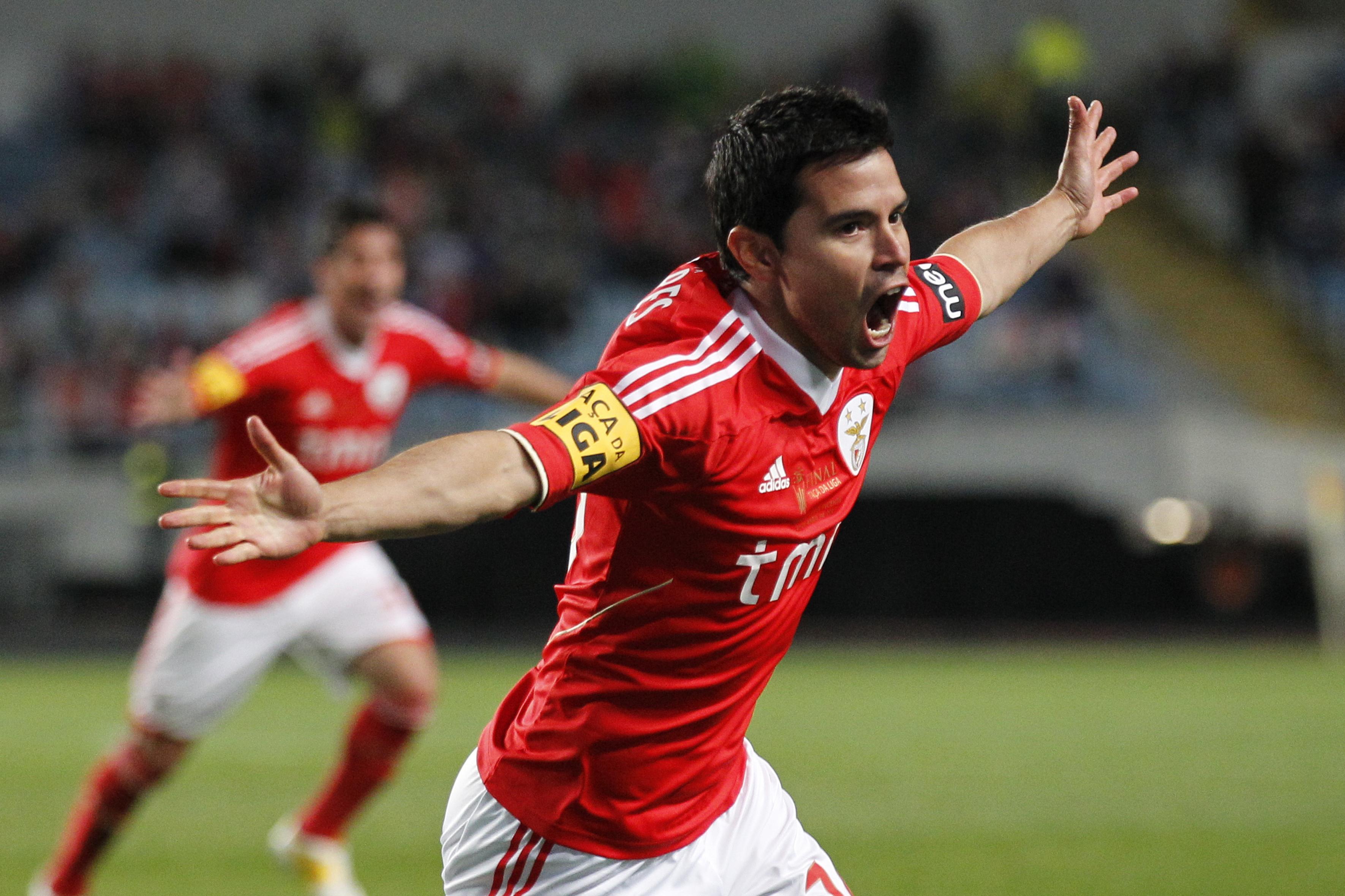 Saviola fez 121 jogos e 39 golos no Benfica e foi uma vez campeão — Foto: Rui Raimundo