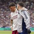 Ben White frustrado após a lesão sofrida pelo Arsenal