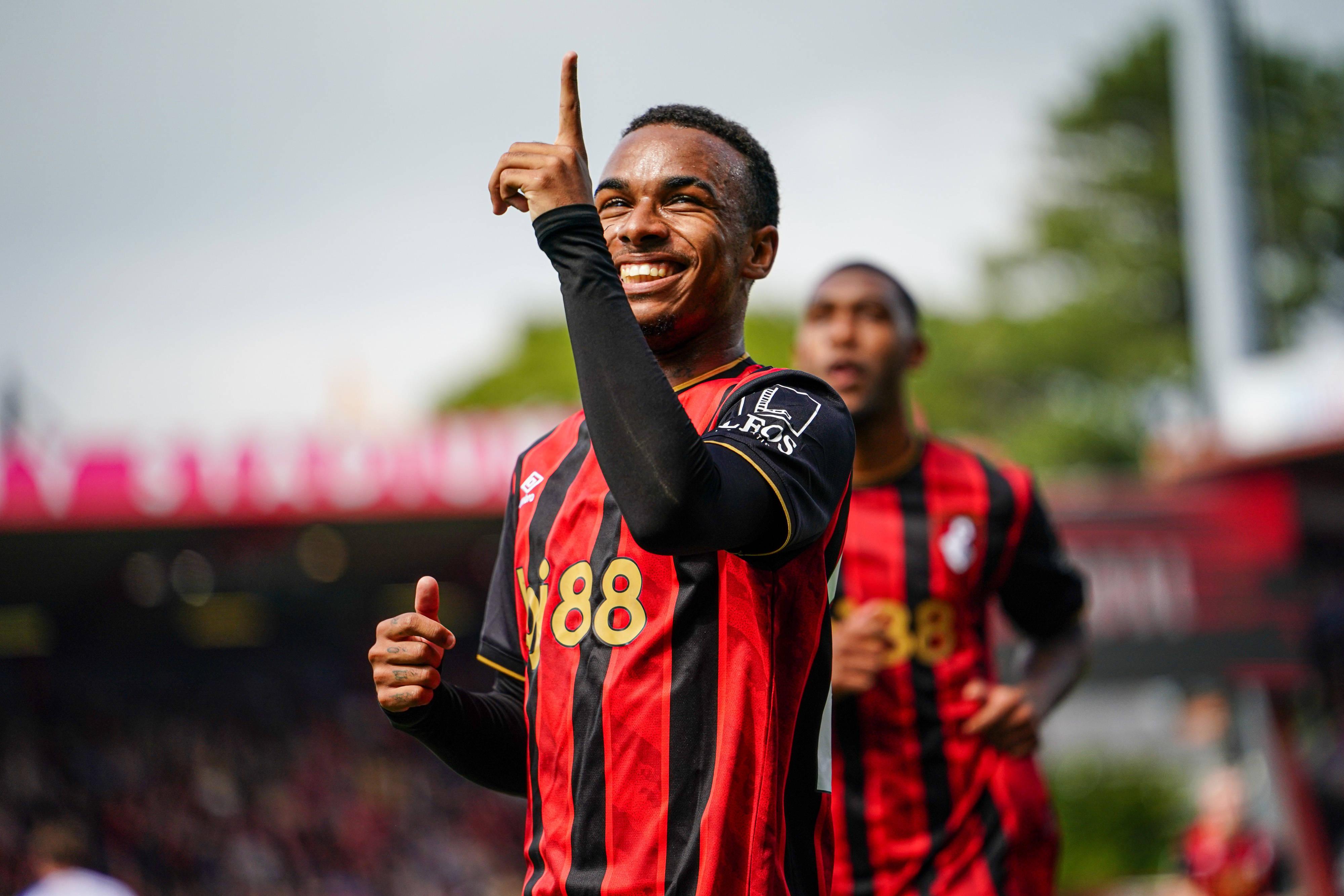 Eli Junior Kroupi, jovem avançado de 19 anos do Bournemouth