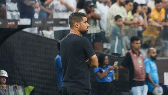 Corinthians pagou salários em atraso