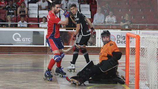 Benfica e Oliveirense lutam pelo último lugar na final da liga