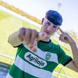 Sporting: avançado assina contrato