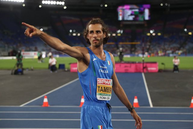 Vídeo: campeão europeu de salto em altura tinha… molas nos pés (mesmo!)