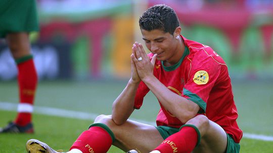 Vídeo: há 20 anos, Cristiano Ronaldo estreava-se a marcar pela Seleção Nacional
