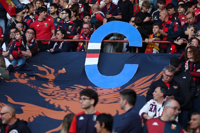 Adeptos compraram em massa bilhetes para jogo da descida... do maior rival