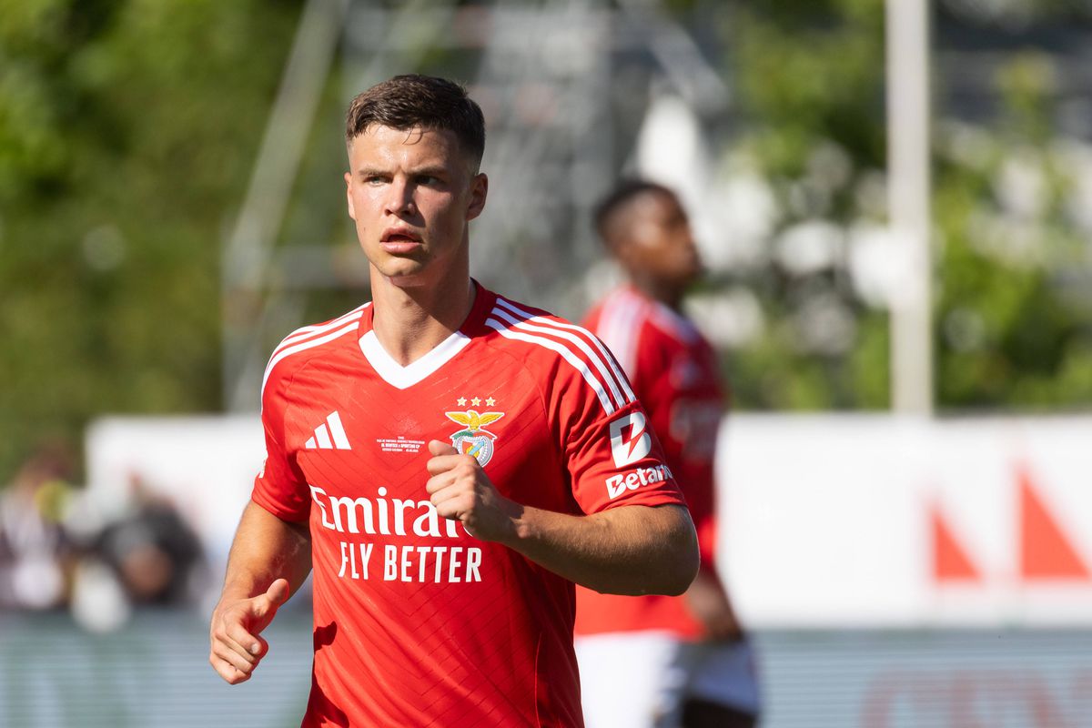 Mercado Benfica oficial: Dahl assina em definitivo