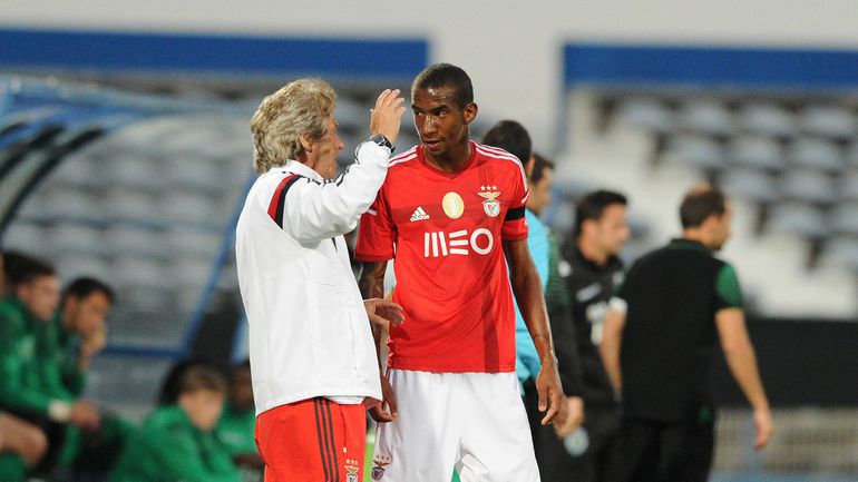 Talisca lembra Jesus no Benfica: «Puxou-me as orelhas, mas ensinou-me muito»
