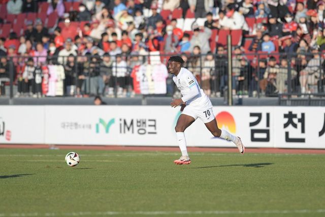 Estrela reserva 30% de Ronaldo e investirá em novo avançado