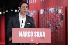 Rui Costa durante a apresentação de Marco Silva como novo treinador - Foto: Benfica