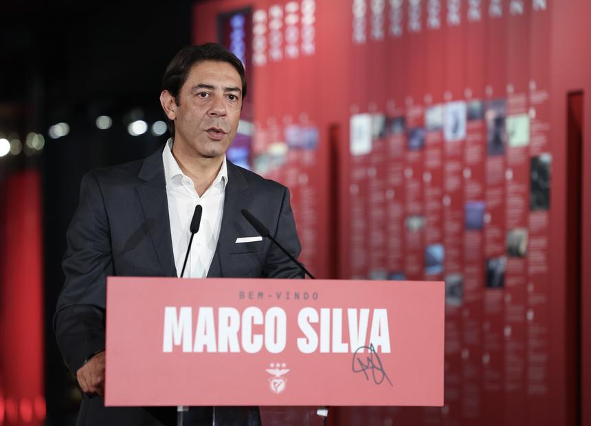 Rui Costa durante a apresentação de Marco Silva como novo treinador - Foto: Benfica