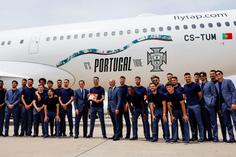 Seleção de Portugal antes da partida para os EUA (foto: FPF)