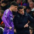 Marco Silva a falar com Jorge Cuenca no Fulham
