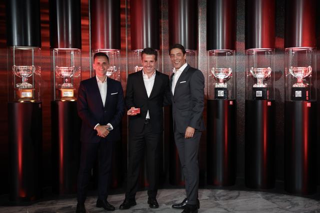 Marco Silva com Mário Branco e Rui Costa - Foto: Benfica