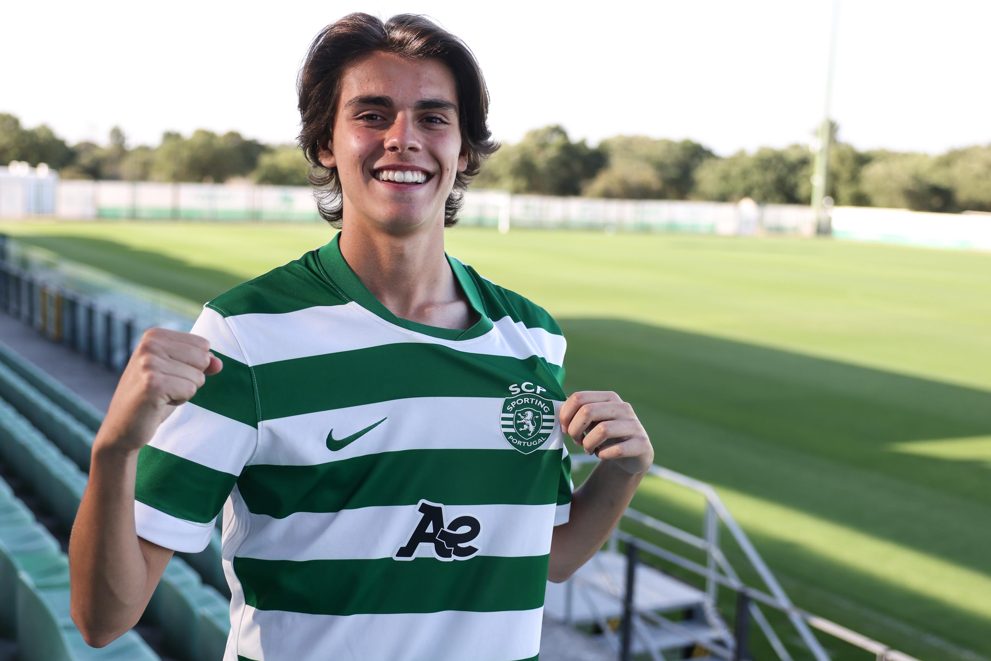 Gonçalo Gaspar, central de apenas 16 anos, é a mais recente aposta na formação - Foto: SPORTING CP