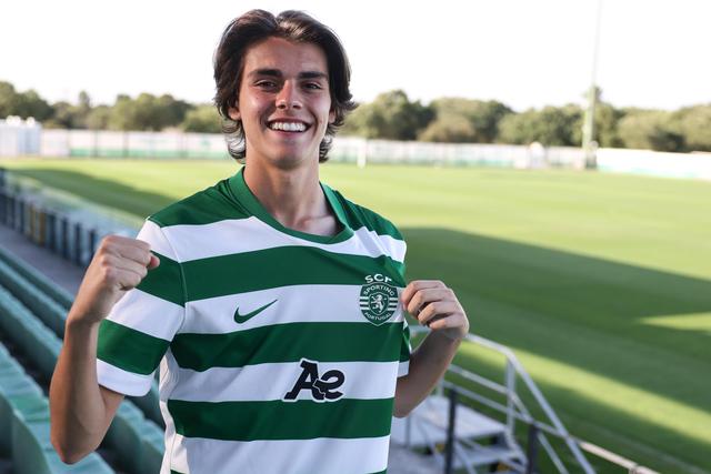Gonçalo Gaspar, central de apenas 16 anos, é a mais recente aposta na formação - Foto: SPORTING CP