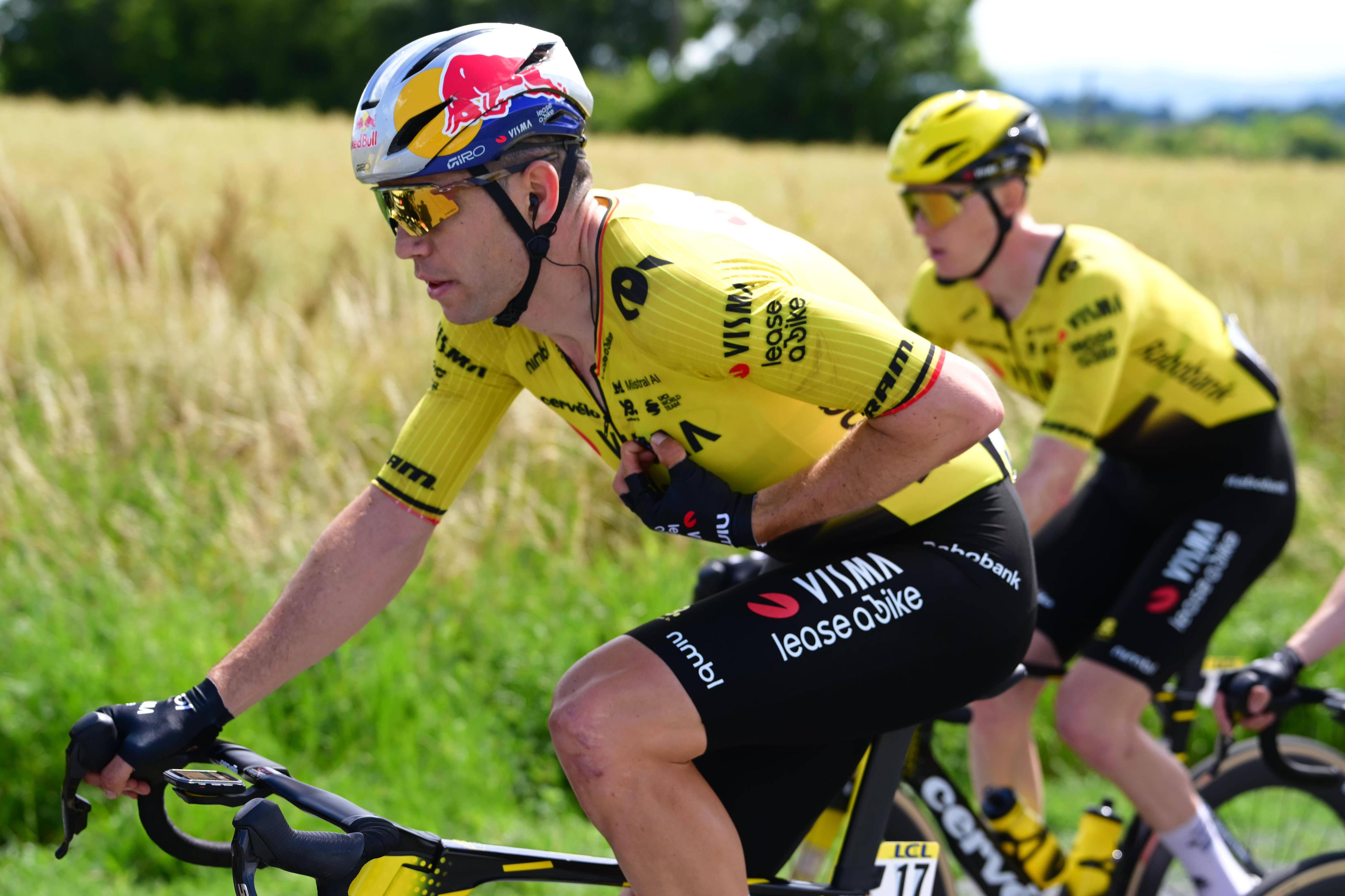 Wout Van Aert ainda ganhou uma etapa mesmo lesionado, mas foi obrigado a parar. IMAGO