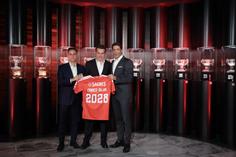 Marco Silva com Mário Branco e Rui Costa - Foto: Benfica