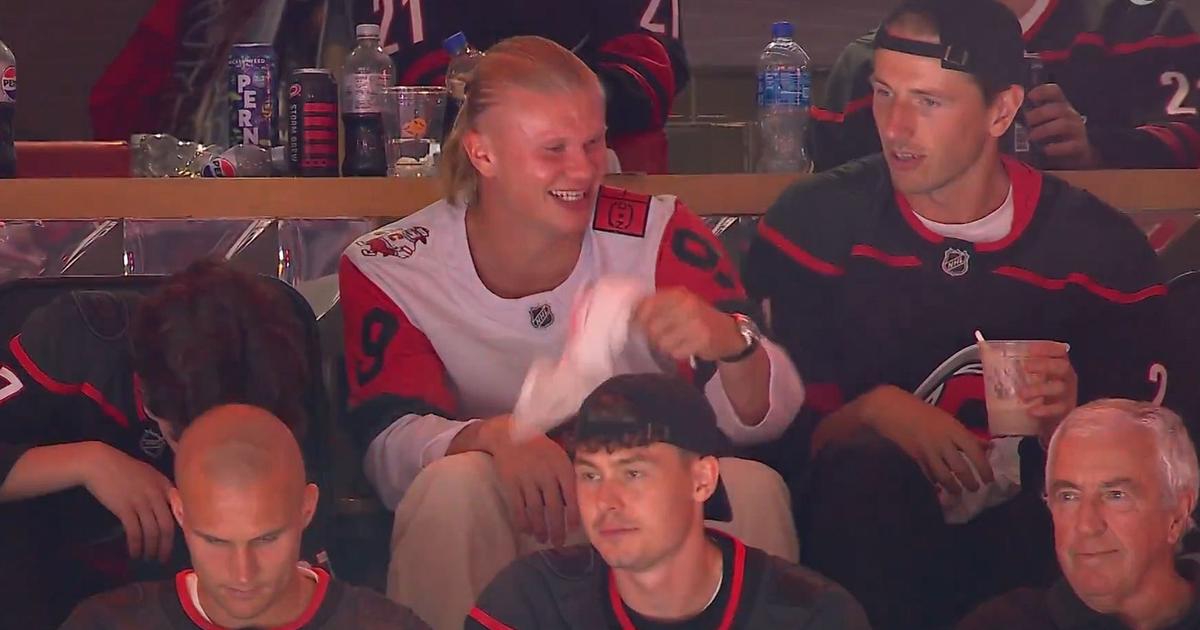 Vídeo: Haaland 'escapou' do estágio da Noruega para a final 