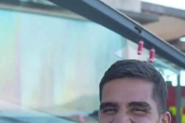 Medo de voar? André Silva prova que não!