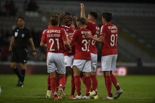 Benfica-Farense: siga em direto o primeiro teste das águias