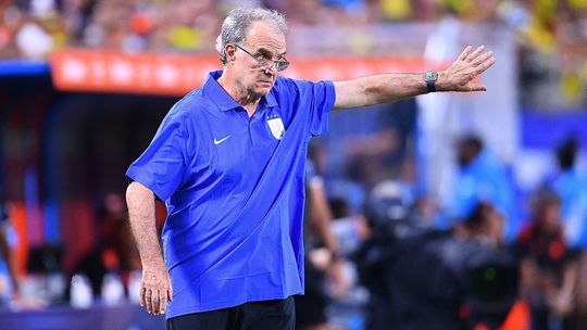 Bielsa 'parte a loiça' depois da pancadaria no jogo com a Colômbia