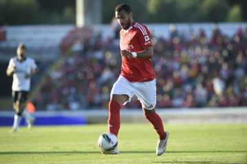 Benfica: Pavlidis vai ser operado após queda aparatosa no jogo