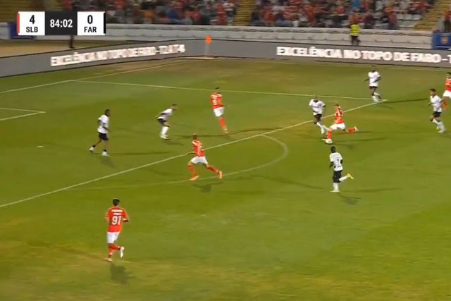 Vídeo: Rollheiser bisa e Benfica goleia