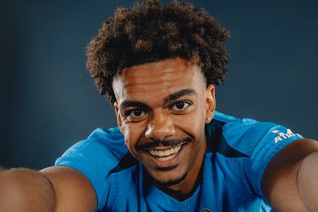 Oficial: Renato Veiga é reforço do Chelsea