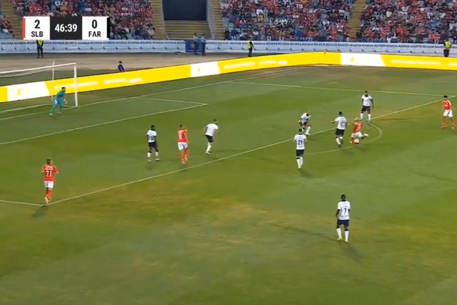 Vídeo: Que golaço de Prestianni a abrir a segunda parte