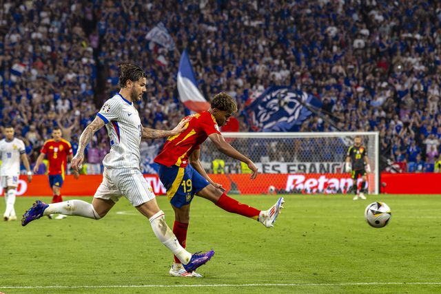 Linha de 3: «Espanha encontrou o equilíbrio perfeito»