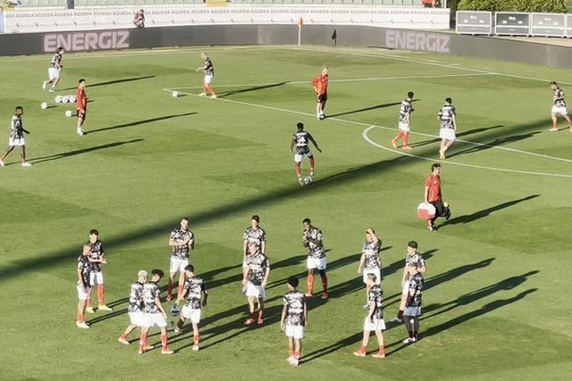 Benfica já aquece para o primeiro teste