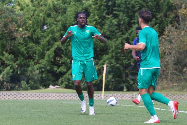 Tray Fuller, após assistência de Rodrigo Cascavel, fechou as contas do particular entre beirões e arouquenses (Foto: Tondela)