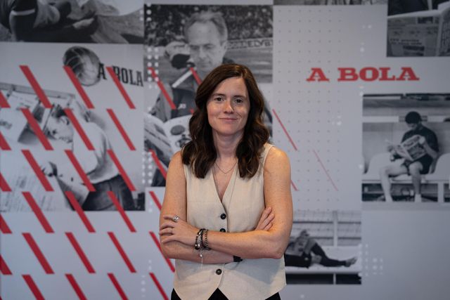 Do passado ao presente e sem deixar de deitar o olho ao futuro, Mariana Cabral abriu o livro nesta entrevista (Foto: A BOLA)