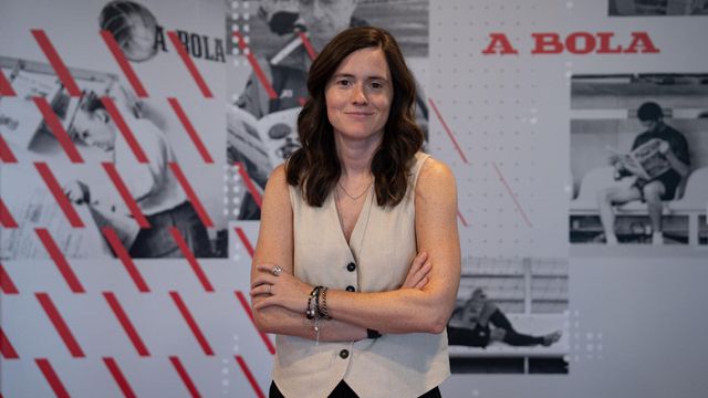 Do passado ao presente e sem deixar de deitar o olho ao futuro, Mariana Cabral abriu o livro nesta entrevista (Foto: A BOLA)