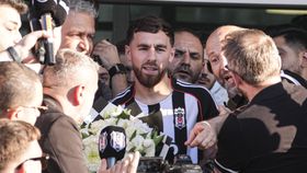 Besiktas anuncia data de apresentação de Kokçu... e há regras!